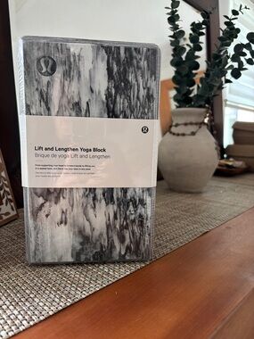 Lululemon Lift and Lengthen Yoga Block - Marble Gray